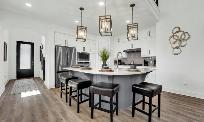 Weston House | 4-bedroom house 15 mins Away from Frisco