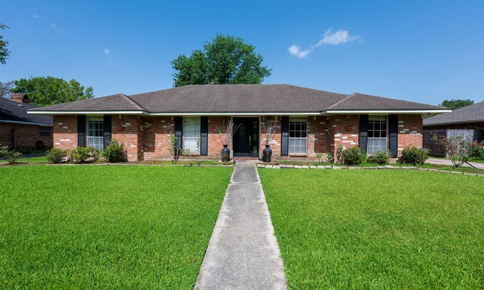 Shenandoah House | 4 bedrooms big house in a great location