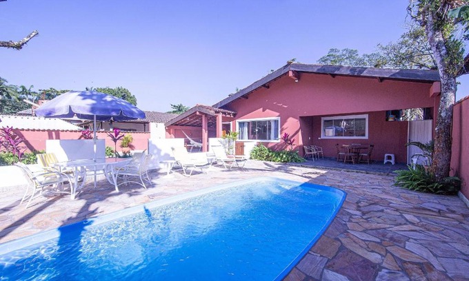 Olaria House | 4 dorm com piscina a 350 m de Camburizinho