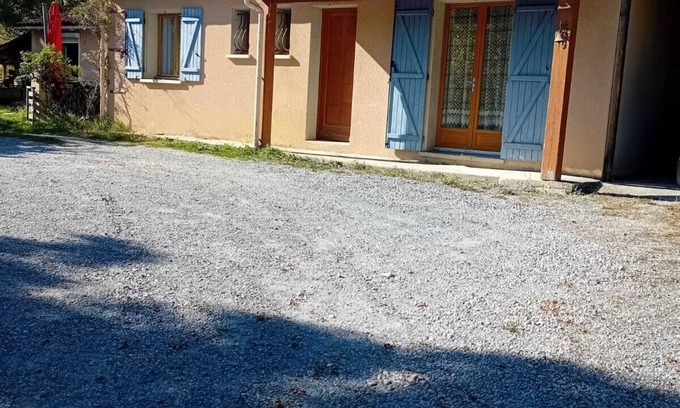 Castres House | 4 kilometers from town center, country house, parking, terrace