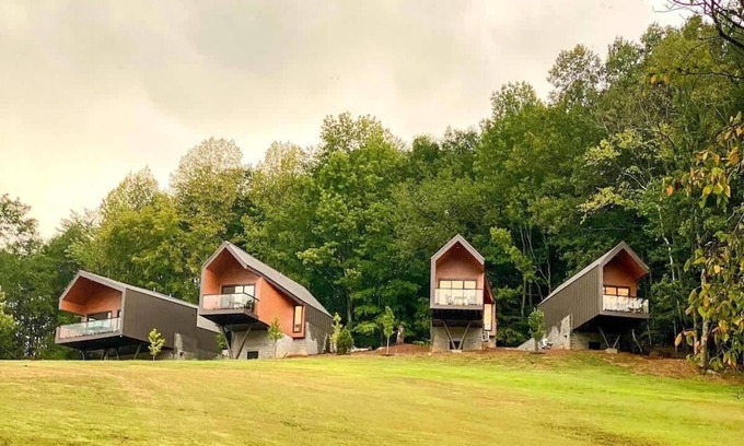 Wildwood Apartment | 4 Luxury Cabins with Stunning Mountain Views