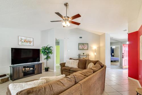 Ono Island House | 4 Mi to Beach Home with Fenced Yard in Pensacola!