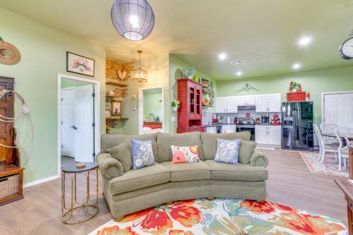 Guthrie House | 4 Mi to Lazy E Arena Horse Lovers Haven with Grill