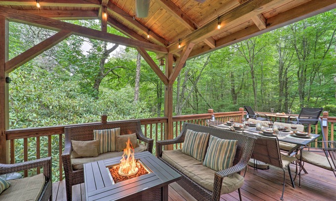 Banner Elk Cabin | 4 Mi to Sugar Mtn: 'Rocky Creek Cabin' w/Hot Tub