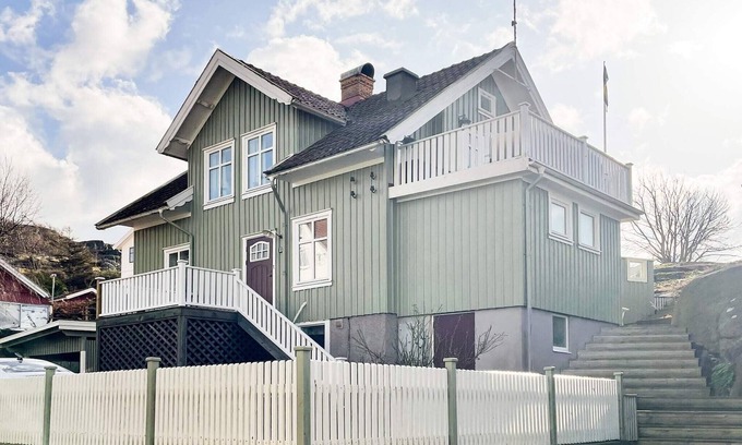 Skaerhamn House | 4 person holiday home in SKÄRHAMN