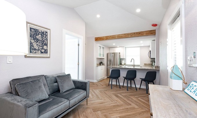 Dunedin Cottage | 405 1 Bedroom in Downtown Dunedin
