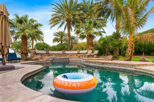 Bermuda Dunes Villa | 41 Palms Estate by AvantStay Indoor Pickleball Pool Hot Tub Outdoor Kitchen