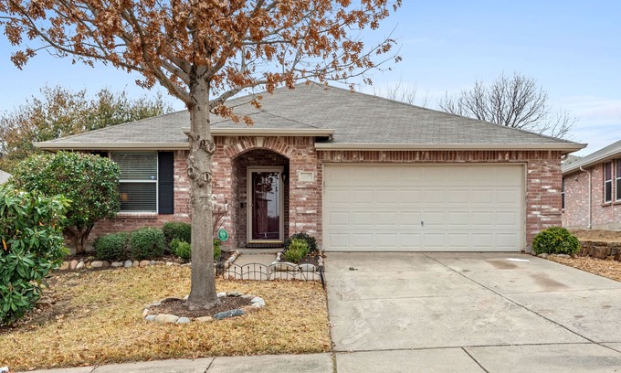 Frisco House | 4BD 2BTH Near Cowboys STAR, Soccer Hall of Fame & The National Video game Museum