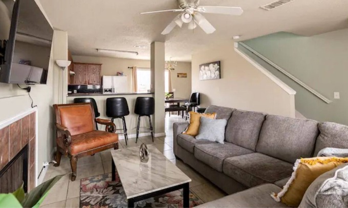 Dallas House | 4BD-KingBed-Remote Workspace