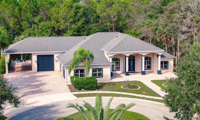Town Park Villa | 4BR Luxury Paradise Near Nascar Pool*Jacuzzi*BBQ