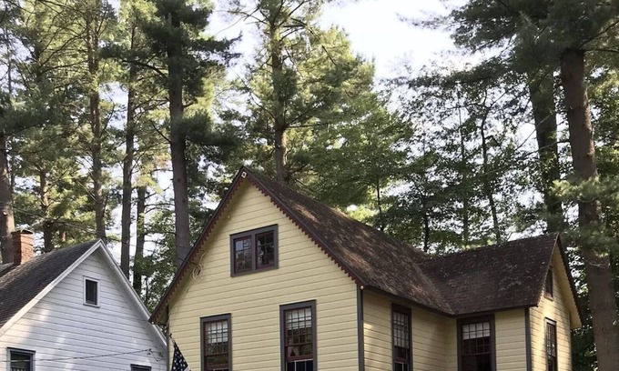 Northville Cottage | 5 Bed,1.5 Bath Cottage. The Great Sacandaga Lake, Northville, in Adirondack Park
