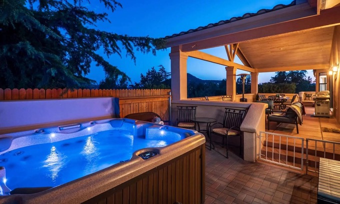 Uptown Sedona House | 5 Bed 3 Bath Uptown Sedona-game Room-sauna-cold Plunge-jacuzzi-gym