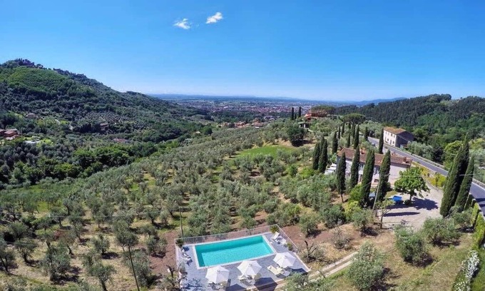 Margine Coperta-Traversagna Villa | 5 bedroom Tuscany villa rental