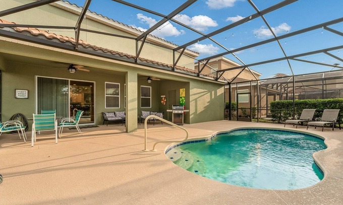 Loughman House | 5 Beds + Heated Pool at Solterra Resort