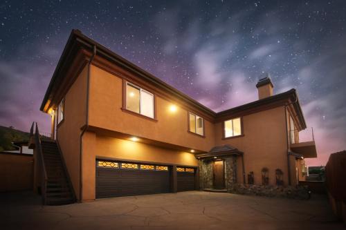 Thousand Oaks House | 5 BR/5 BA Getaway with a View