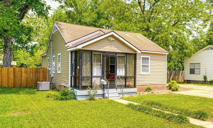 Hattiesburg House | 5 Mi to Southern Miss Campus: Unique Family Home!