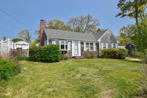 South Harwich House | 5 Min Walk to Red River Beach