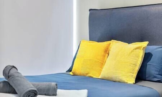 Victoria Park Apartment | 5 min walk to Stampede | 2BR |AC |Near Frt Calgary