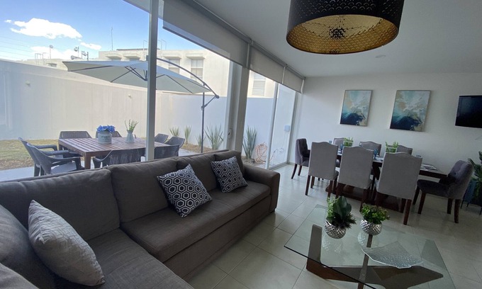 San Luis Potosi Condo | 5 minutes to Industrial Zone! Family-sized condo with pool, gym and playground