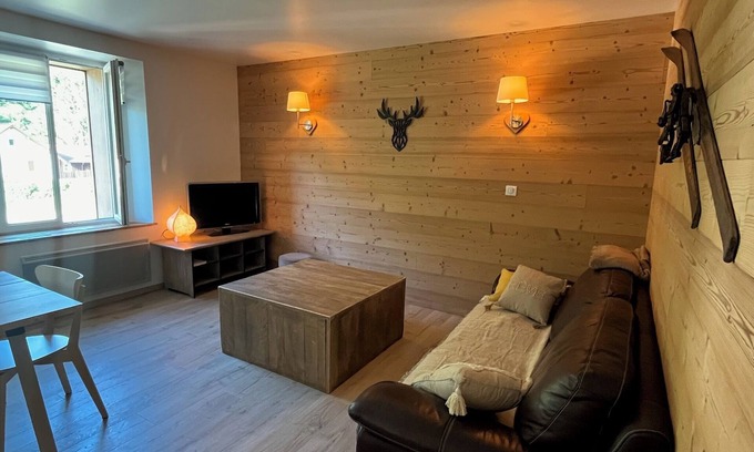 Saint-Maurice-sur-Moselle Apartment | 5-person chalet-style loft with garden