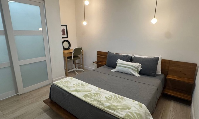 Granada Apartment | 5-Star 1BD Guest Suite Private Kitchen & Comfort