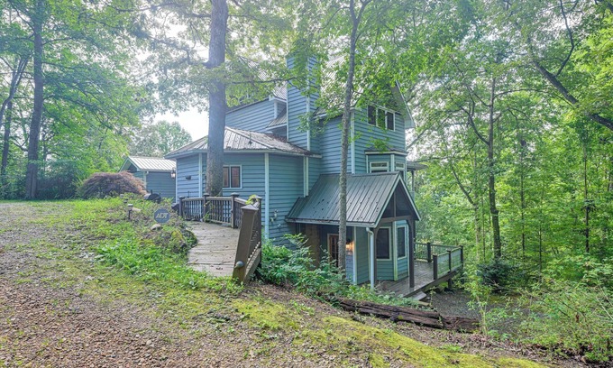 Franklin House | 5-Story Group Getaway w/Game Room in Franklin!