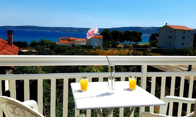 Kastel Stafilic Apartment | 50 m2 SeaView terraces, 2min walk to crystal clear beach, BBQ, parking