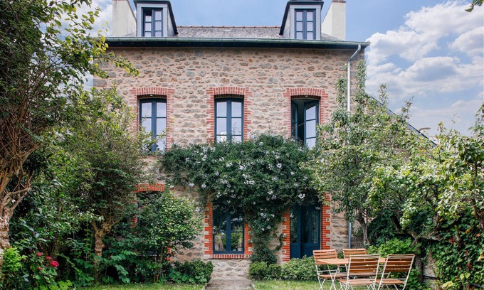 Dinard Ski Chalet | 50m from the beach - Nice House for 8