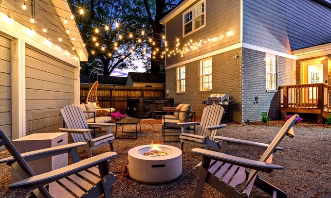 Joffre House | 5BR | Hot tub & Pool table | Mins to Beale