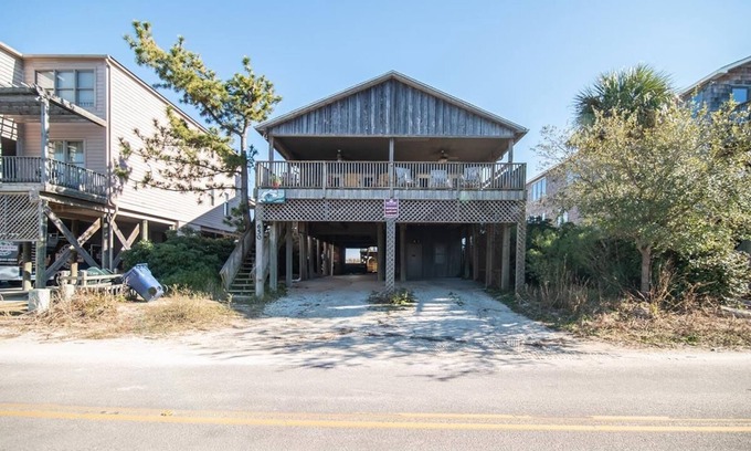 Pawleys Island House | 6 BR Oceanfront House with Creek Dock