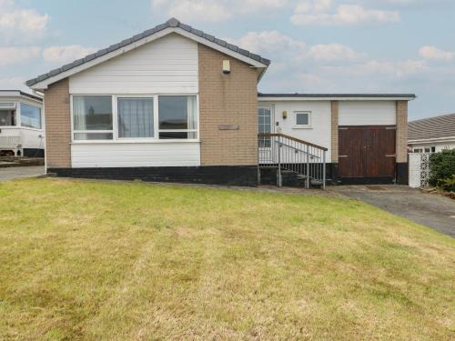 Cemaes Bay House | 6 Gwelfor Estate