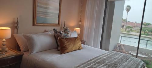 Port Owen Apartment | 6 Sleeper Magical Marina Villa
