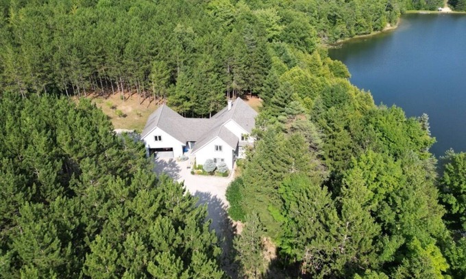 Maple City House | 62 acre Family Retreat with Private Lake and Walking Trails