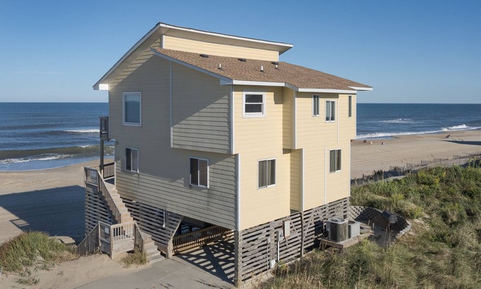 South Nags Head House | 6300- Sea Master, SPECTACULAR sunrises and ocean views from both levels!