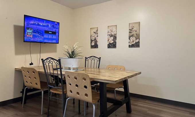 Downtown Pittsburgh Apartment | 69 m² Apartment ∙ 2 bedrooms ∙ 6 guests