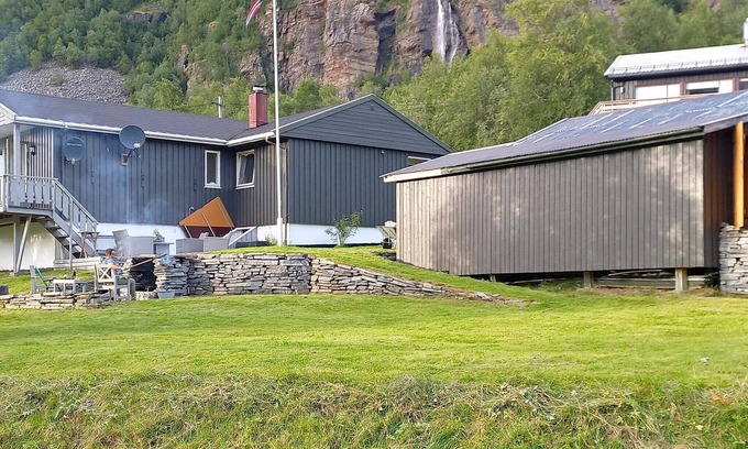 Utskarpen House | 7 person holiday home in Melfjordbotn