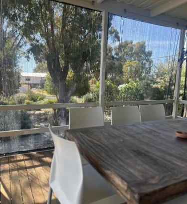 Falcon House | 7 Salty Air Beach Shack Pets Ok 350m To The Beach!