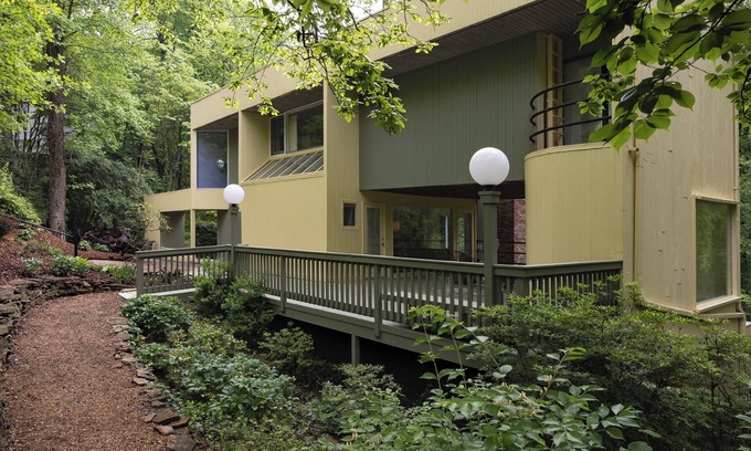 Knoxville House | 70s Mod House - 5 Min to UT