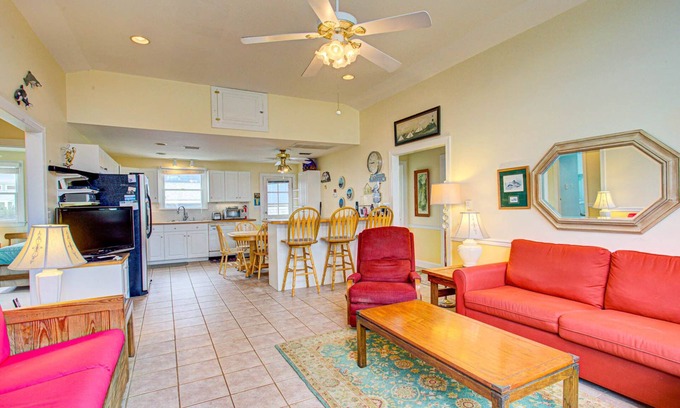 South Nags Head House | 7135 Sweet Caroline * 1 Min Walk to Beach