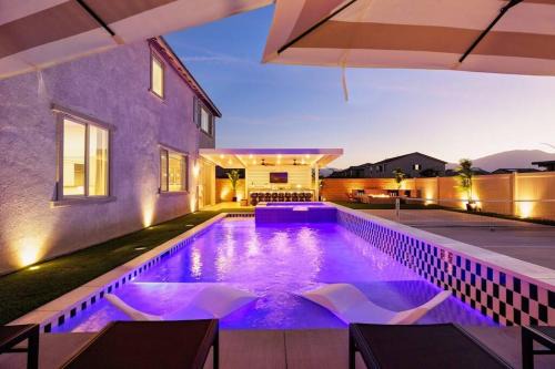 Coachella House | 7BR Pickleball Firepit Outdoor Kitchen Game Room