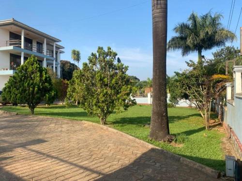 Entebbe Villa | 7Jon Babiha