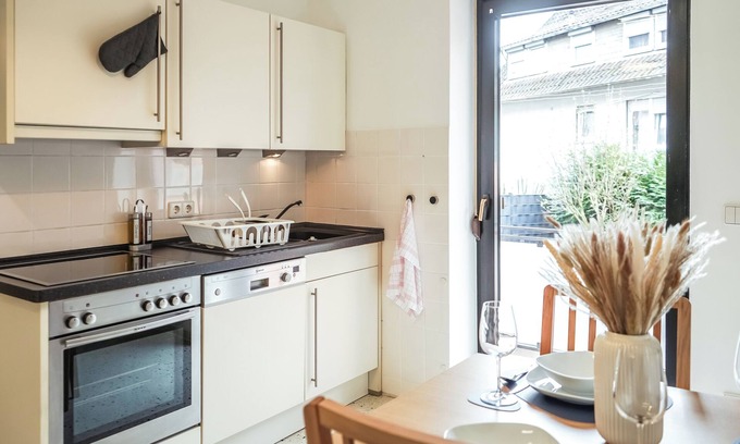 Kaiserslautern Condo | 7Seas Apartment mit Balkon