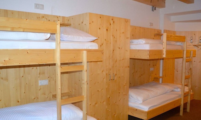 Mandarfen Cabin | 8-bed room - Pitztal ski hut