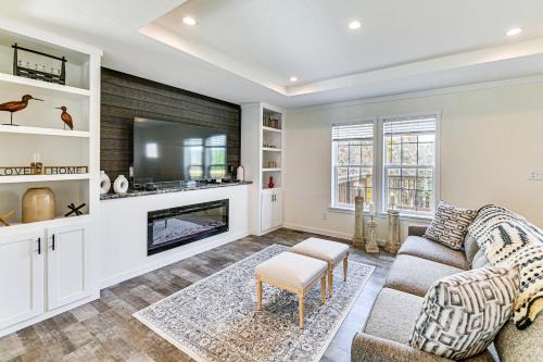 Stephentown House | 8 Mi to Jiminy Peak Resort Mtn-View Home with Deck