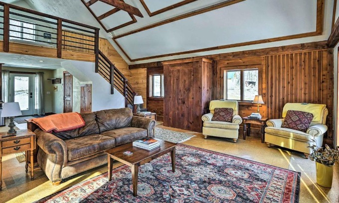 Andover Apartment | 8 Mi to Okemo Mtn Charming Ludlow Studio!