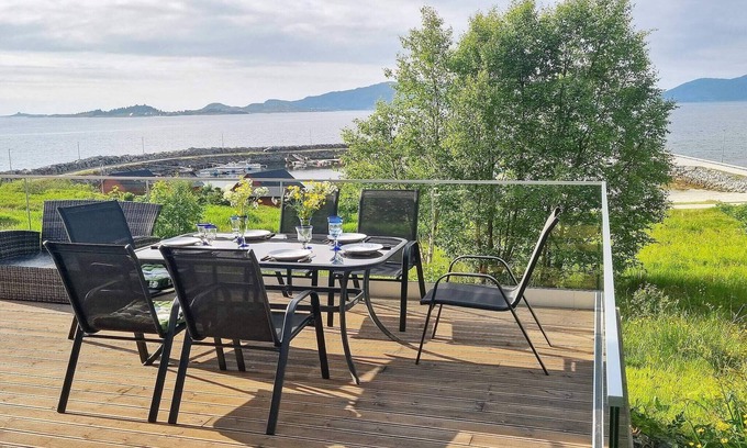 Stadlandet House | 8 person holiday home in Åram