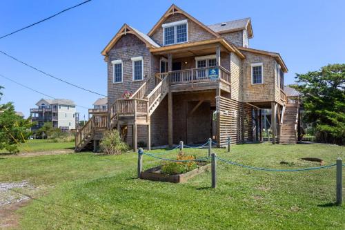 Avon House | 8320 - La Casa Del Pollo Loco