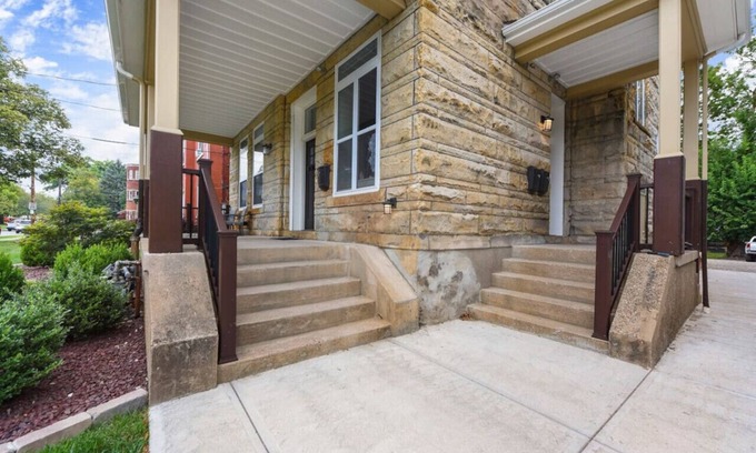 Point Breeze North Apartment | 9Bedrooms+Free Parking+BBQ+Netflix Near Bakery Sq.