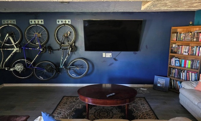 Georgetown House | A 2-bedroom house in Georgetown, close to downtown, fully fenced back yard.