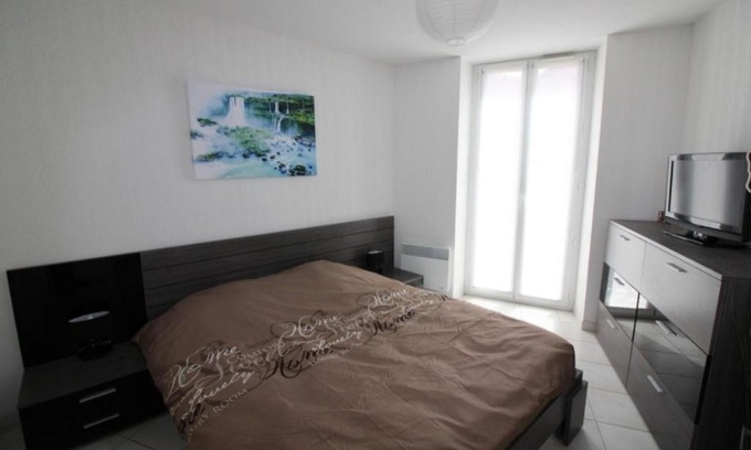 Quartier du Port Apartment | A 2 pas de la place du pin et port!